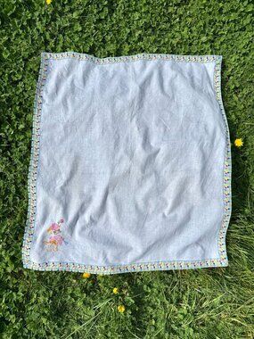 Vintage 1960s Cotton Crib Coverlet With Embroidered Cat Scene